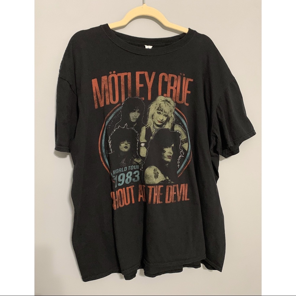 Motley Crue Shout At The Devil Shirt XXL